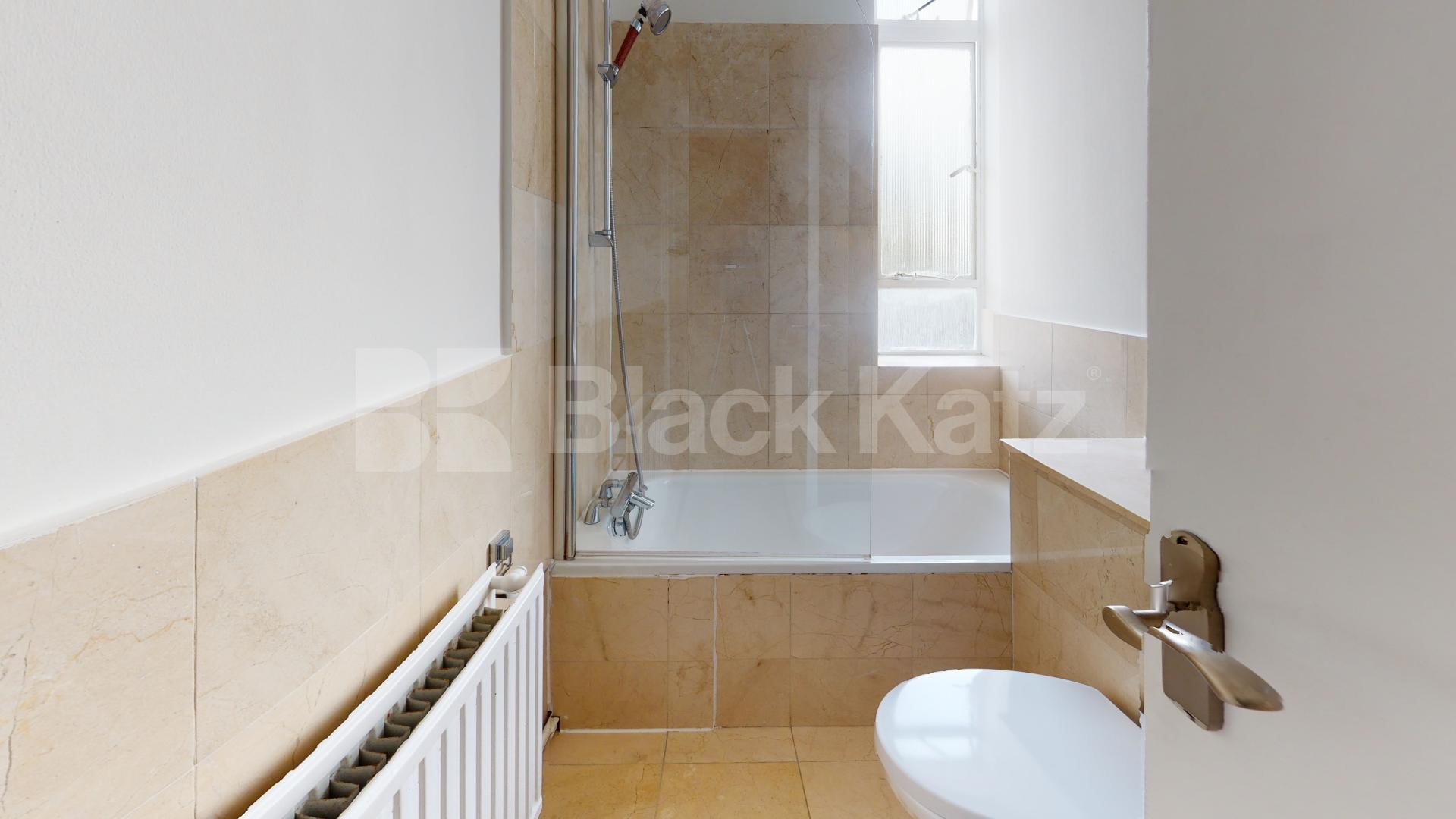 Well-Presented Studio Moments from Little Venice, W9 Widley Road, Maida Vale